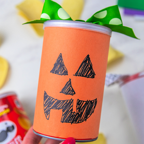 pumpkin pringles treat