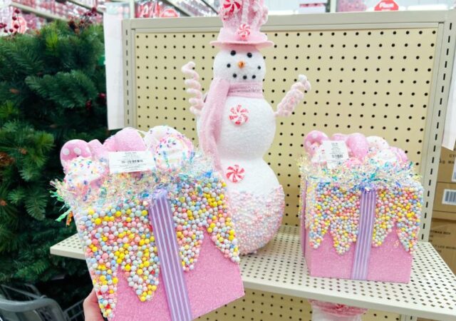 Pink Christmas Decor