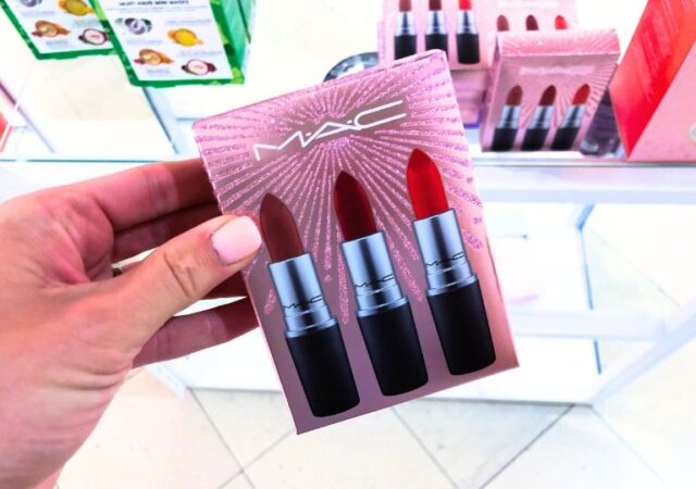 mac-cosmetics-on-sale-3