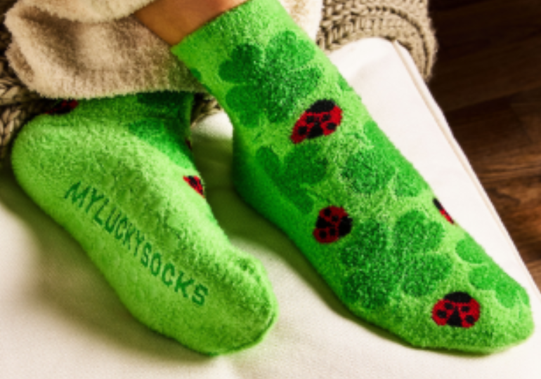 womens-holiday-socks-on-sale-featured