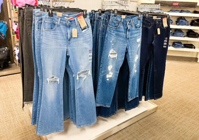 levis-warehouse-sale-5