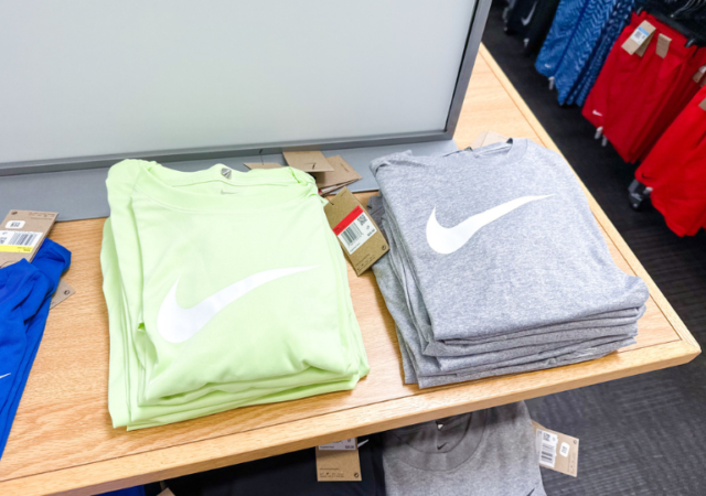 nike-clothing-clearance-4