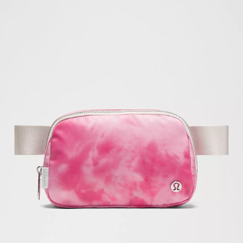 lululemon-everywhere-belt-bags-6