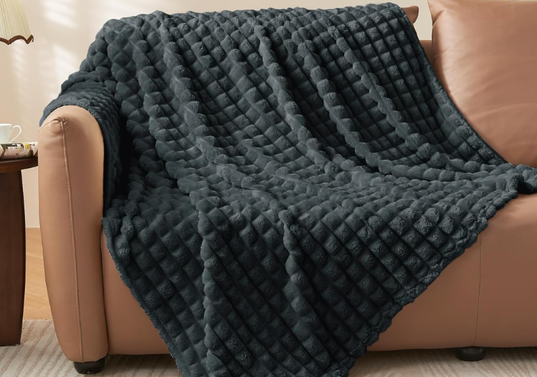 amzn-bubble-blanket